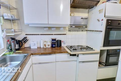 4 bedroom detached house for sale, Warwick Road, Rayleigh