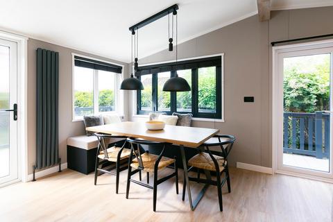 2 bedroom park home for sale, Burnby Lane, Pocklington, York, North Yorkshire, YO42 1UJ