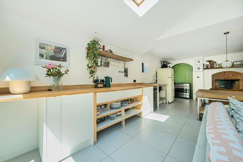 Acacia Copse Road, Haslemere, GU27 3QH