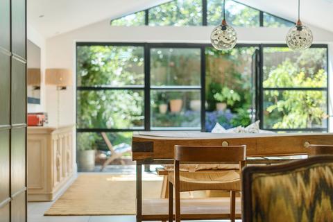 Acacia Copse Road, Haslemere, GU27 3QH