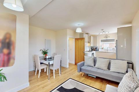 3 bedroom maisonette for sale, Quarles Park Road, Chadwell Heath, RM6