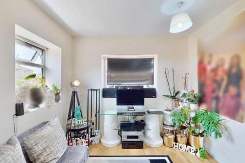 3 bedroom maisonette for sale, Quarles Park Road, Chadwell Heath, RM6