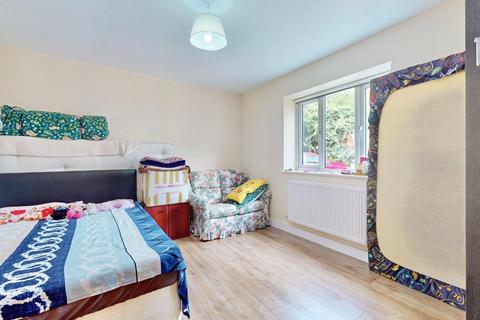 37a Quarles Park Road, Romford, RM6 4DE