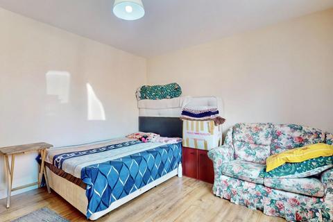 37a Quarles Park Road, Romford, RM6 4DE