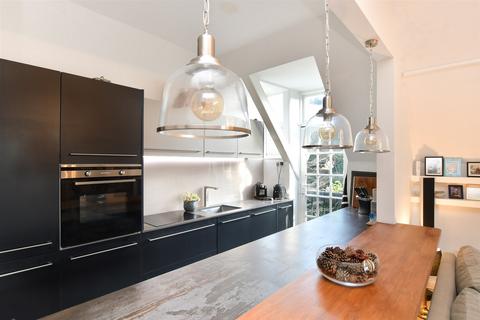 2 bedroom apartment for sale, Undercroft, Reigate RH2
