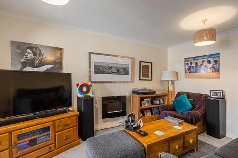 17 Chantry Close, York, YO24 2SJ
