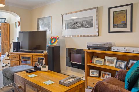 17 Chantry Close, York, YO24 2SJ
