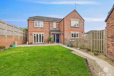 4 bedroom detached house for sale, Copper Beech Close, Coleford