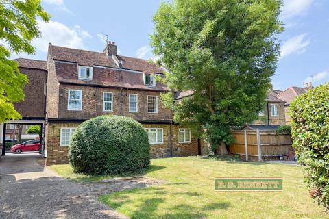 undefined, Colnbrook, Berkshire