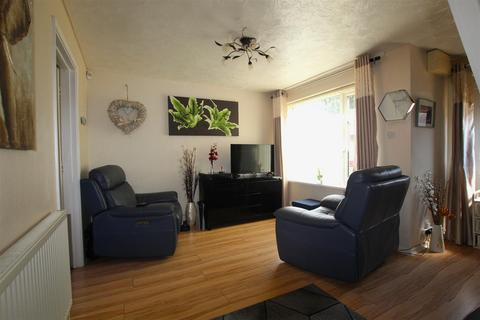 2 bedroom semi-detached house for sale, Christopher Drive, Leicester