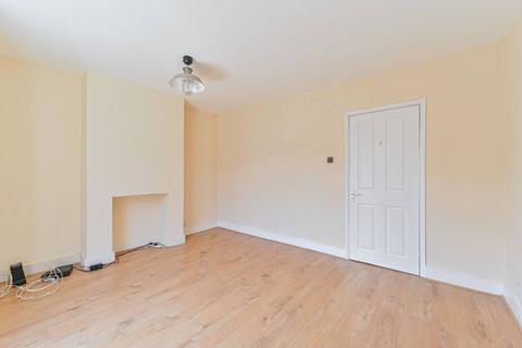 182 Congleton Grove, London, SE18 7HL