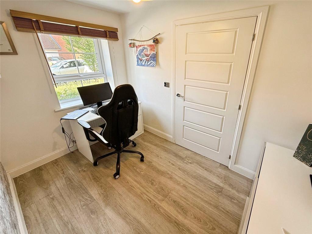Bedroom 4/Study