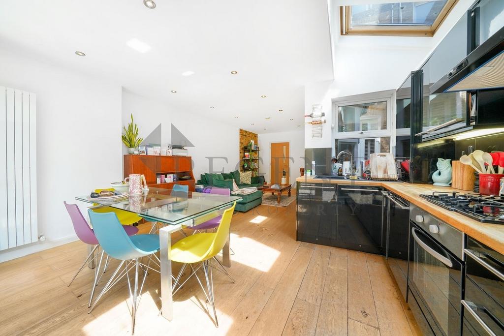 Apartment in London - View 2