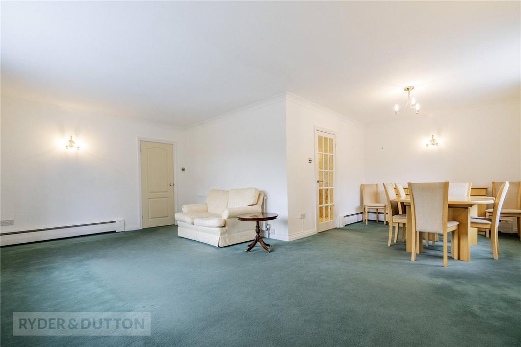 Lounge/Dining Room