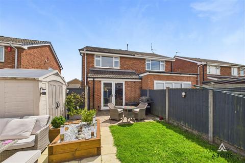 3 bedroom semi-detached house for sale, Fairham Road, Burton-On-Trent DE13