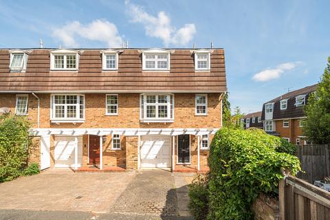 Mansard Close, Pinner