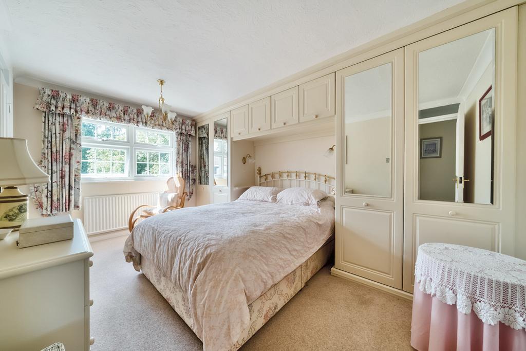 1311668-6-6852a69...