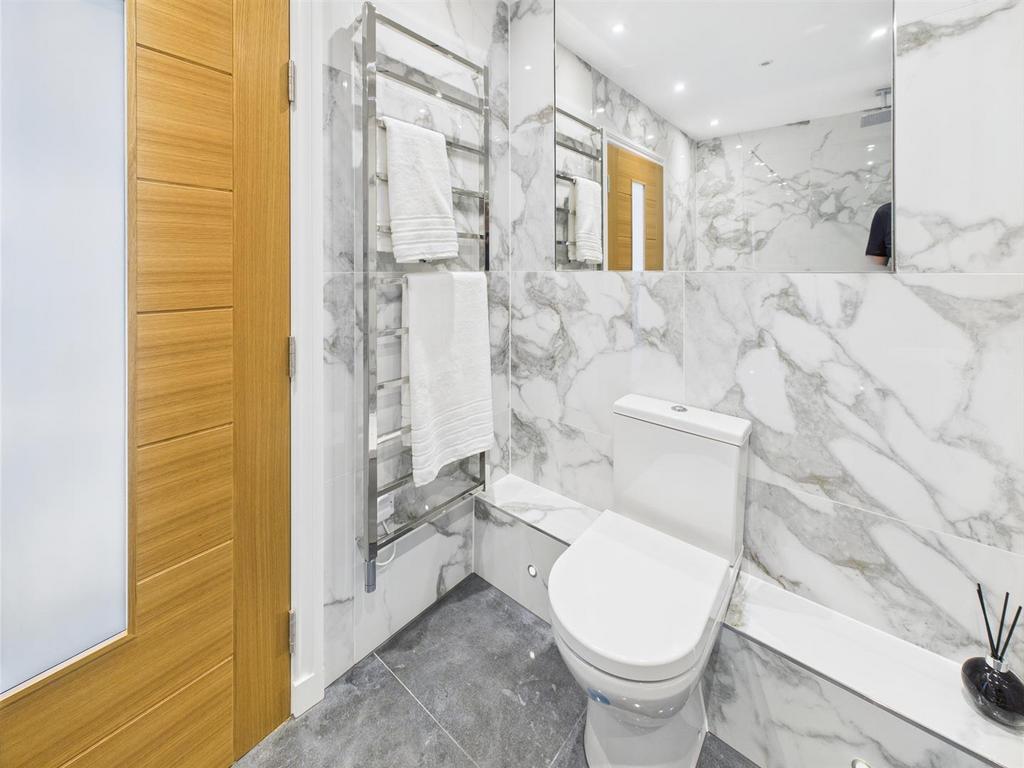 CAM04392 G0-PR0108-STILL026.jpg