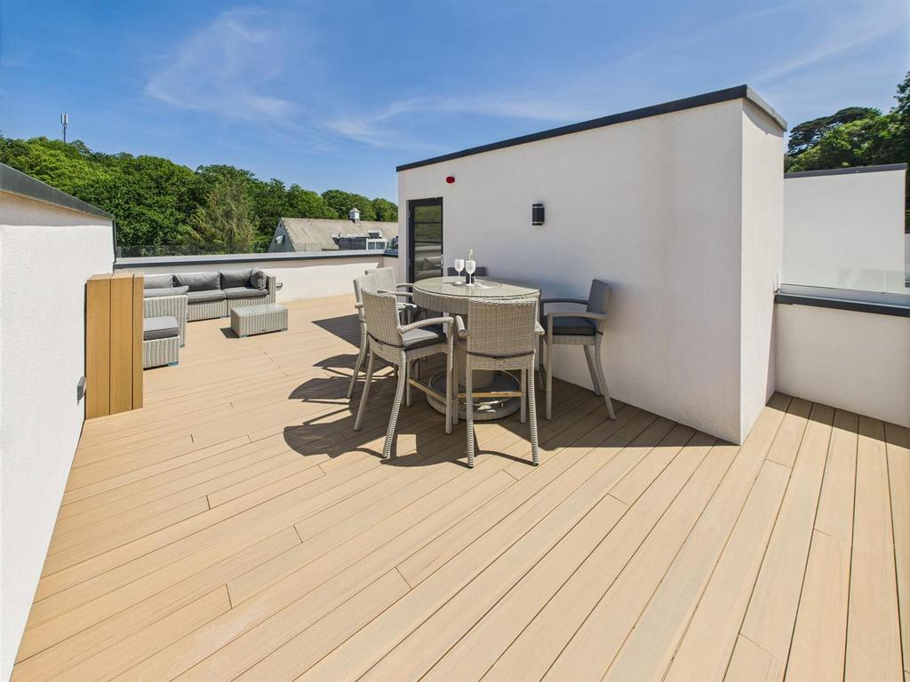 CAM04392 G0-PR0108-STILL033.jpg