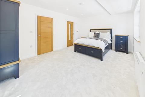 3 bedroom mews for sale, New development of 12 town houses with multiple balconies and roof terrace