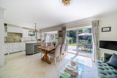 5 bedroom terraced house to rent, St Davids Drive Egham Surrey TW20 0BA