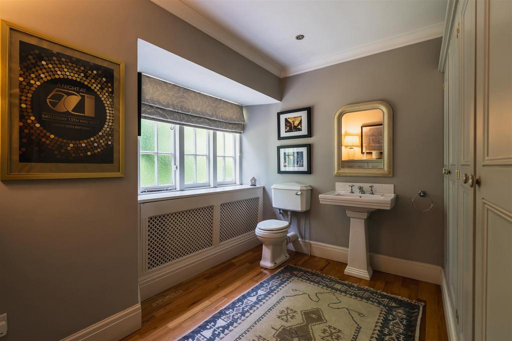 Cloakroom/WC