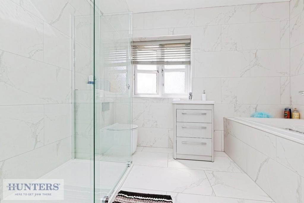 En-suite Bathroom