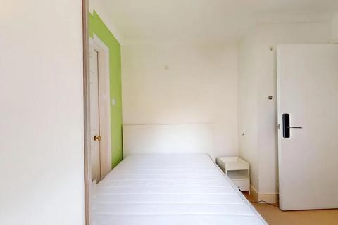 3 bedroom house to rent, Pied Bull Court, Galen Place, London WC1A