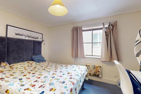 3 bedroom flat to rent, Printers Inn Court, London EC4A