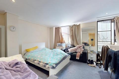 3 bedroom flat to rent, Printers Inn Court, London EC4A