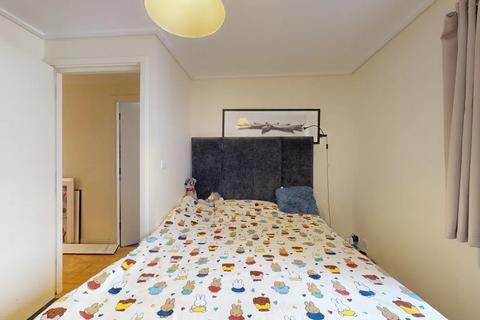 3 bedroom flat to rent, Printers Inn Court, London EC4A
