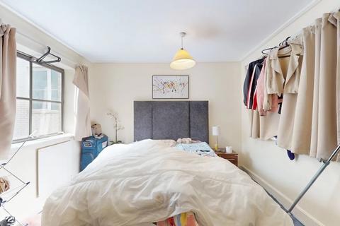 3 bedroom flat to rent, Printers Inn Court, London EC4A
