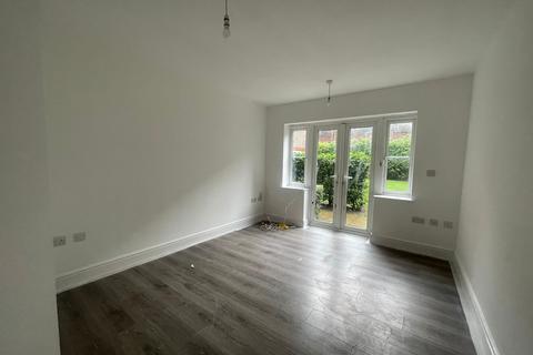 2 bedroom flat for sale, Fieldview Court, Farnburn Avenue, Slough, SL1