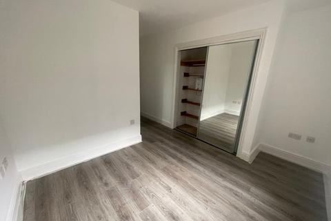 2 bedroom flat for sale, Fieldview Court, Farnburn Avenue, Slough, SL1