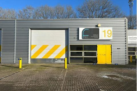 Warehouse to rent, Kembrey Park Swindon SN2 8UN