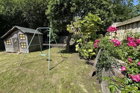 90 Heol Gleien, Upper Cwmtwrch, Swansea, SA9 2TZ