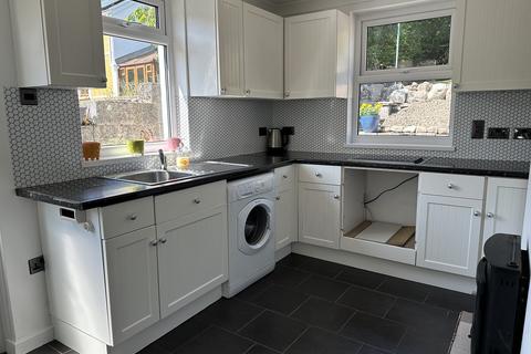 90 Heol Gleien, Upper Cwmtwrch, Swansea, SA9 2TZ