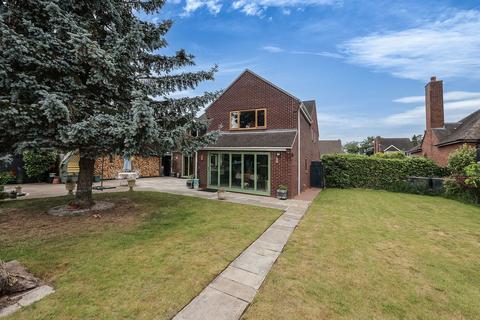 undefined, Richmond Park, Kingswinford DY6