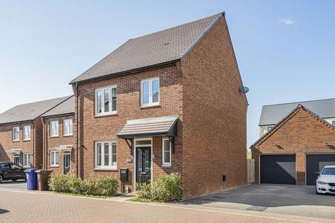 3 bedroom detached house for sale - Chatham Close, Heyford Park, OX25