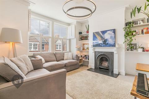 2 bedroom maisonette for sale, Penwith Road, London