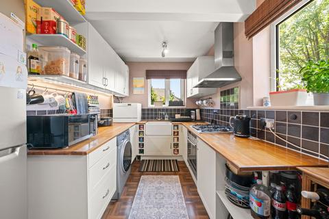 3 bedroom maisonette for sale, Queens Road, Queens Court Queens Road, KT2