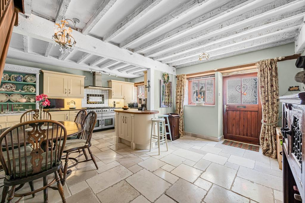 Kitchen/Dining
