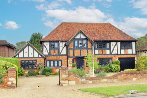4 bedroom detached house for sale, Brookmans Avenue, Brookmans Park AL9