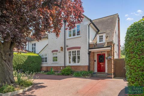 5 bedroom detached house for sale, Meadowcourt Road, Oadby, Leicestershire