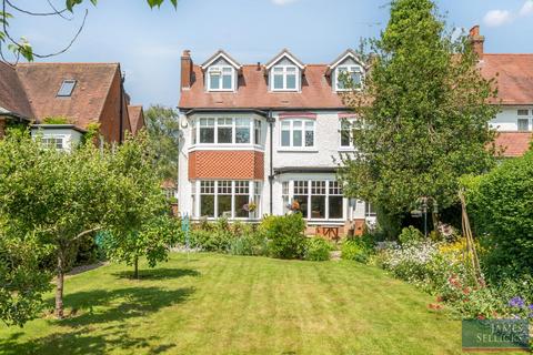 5 bedroom detached house for sale, Meadowcourt Road, Oadby, Leicestershire