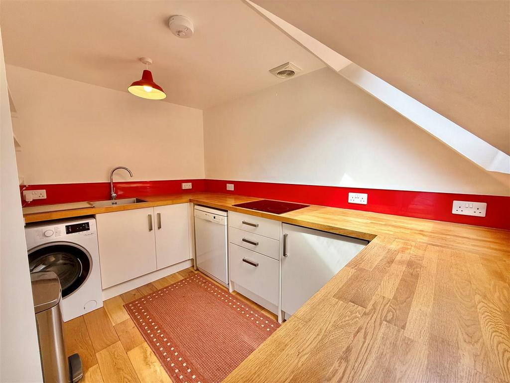 Kitchen One.jpg
