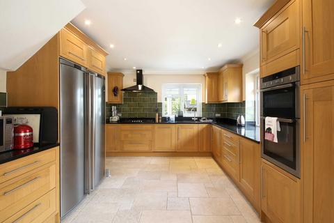 17 Knottocks Drive, Beaconsfield, HP9 2AH