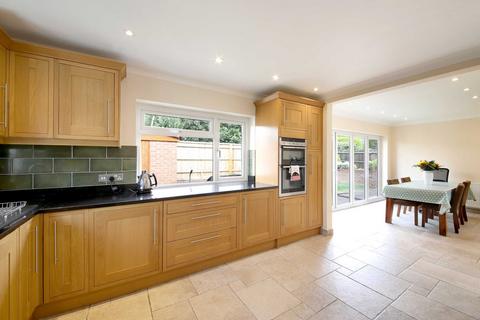 17 Knottocks Drive, Beaconsfield, HP9 2AH