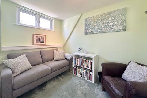 17 Knottocks Drive, Beaconsfield, HP9 2AH