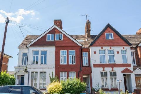 2 bedroom apartment to rent, Bicester Road,  Aylesbury,  HP19